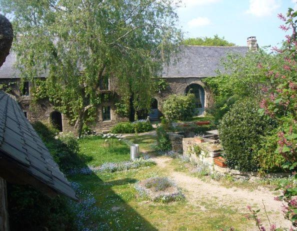 La Grange De Coatelan Hotel Plougonven Bagian luar foto